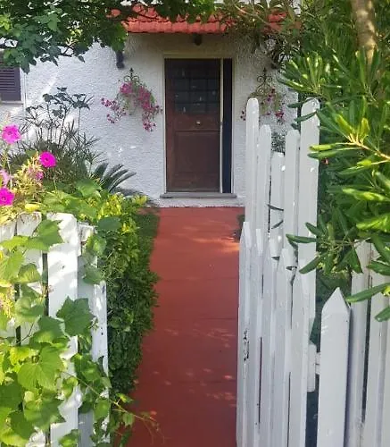 科尔特阿尔玫瑰住宿加早餐酒店 住宿加早餐酒店 普拉亚·阿马勒